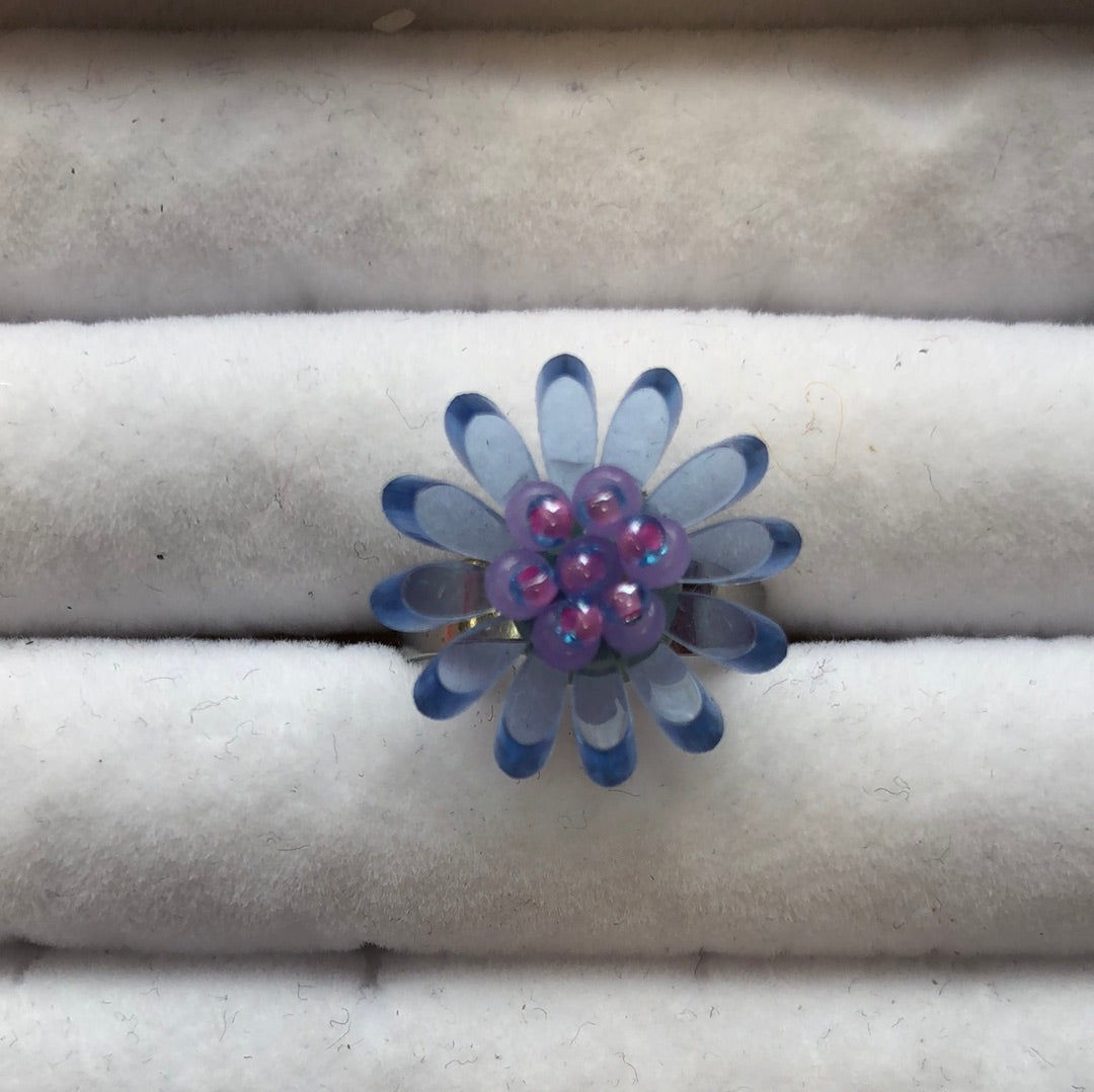 Leah Lola Atelier 12 Petal Ring