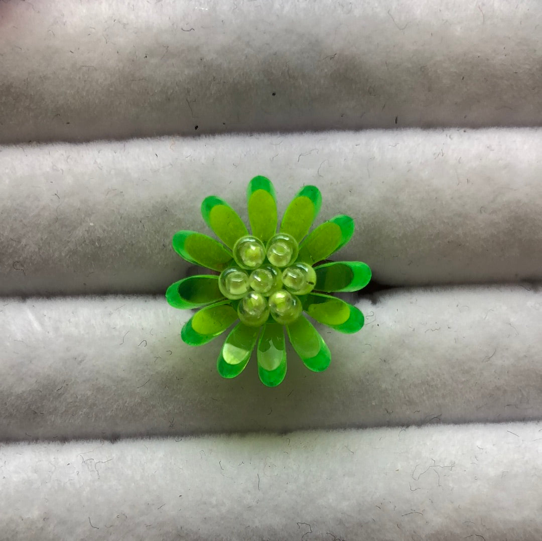 Leah Lola Atelier 12 Petal Ring