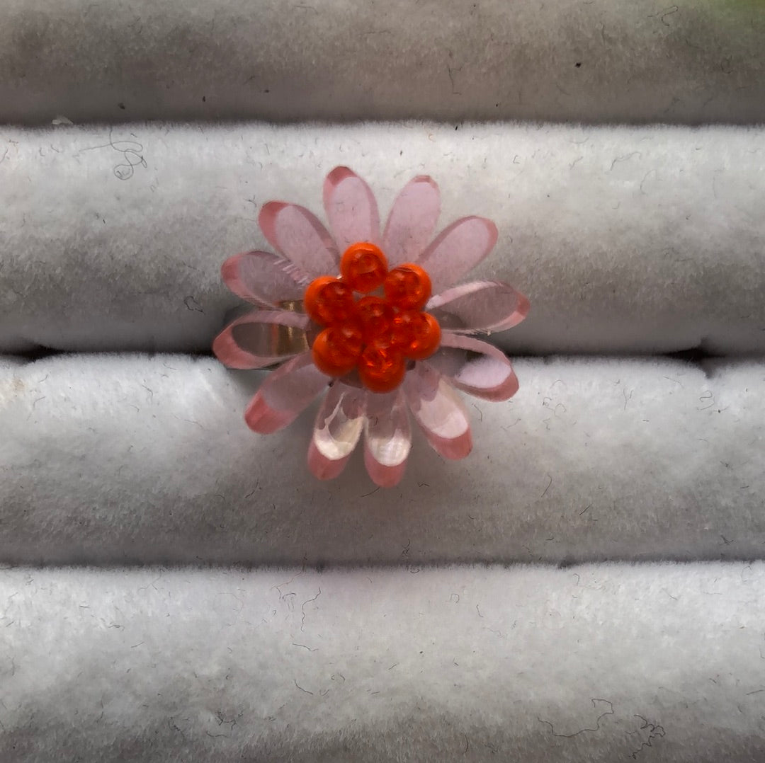 Leah Lola Atelier 12 Petal Ring