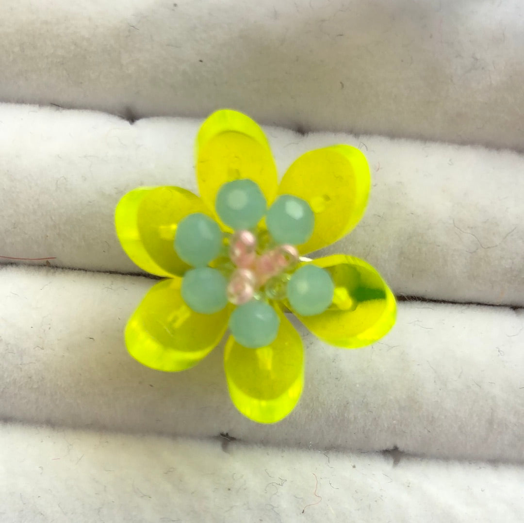 Leah Lola Atelier 6 Petal Ring