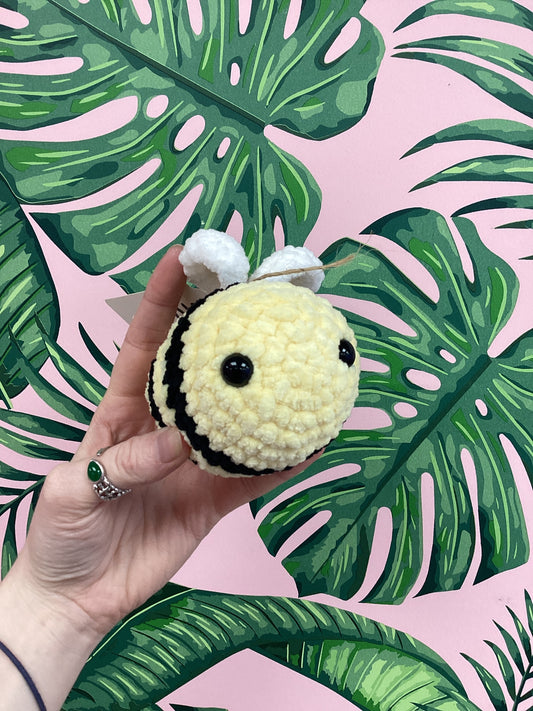 Crocheted Bee by Aurora Crochet