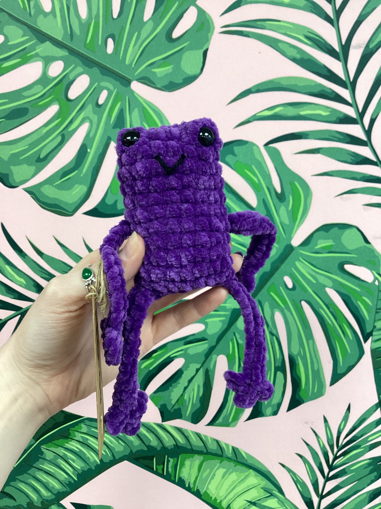 Crocheted Frogs by Aurora Crochet